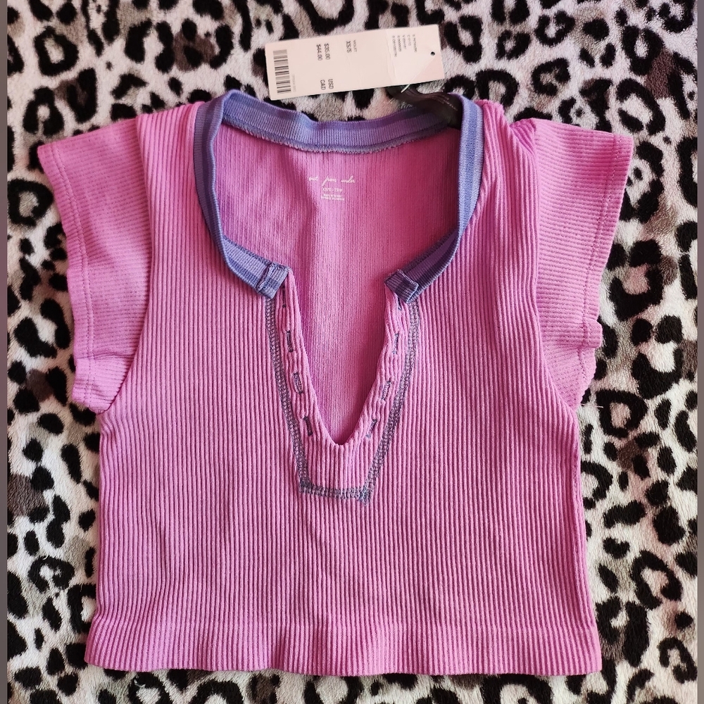 ((SOLD)) Urban Outfitters OFU go for gold crop top